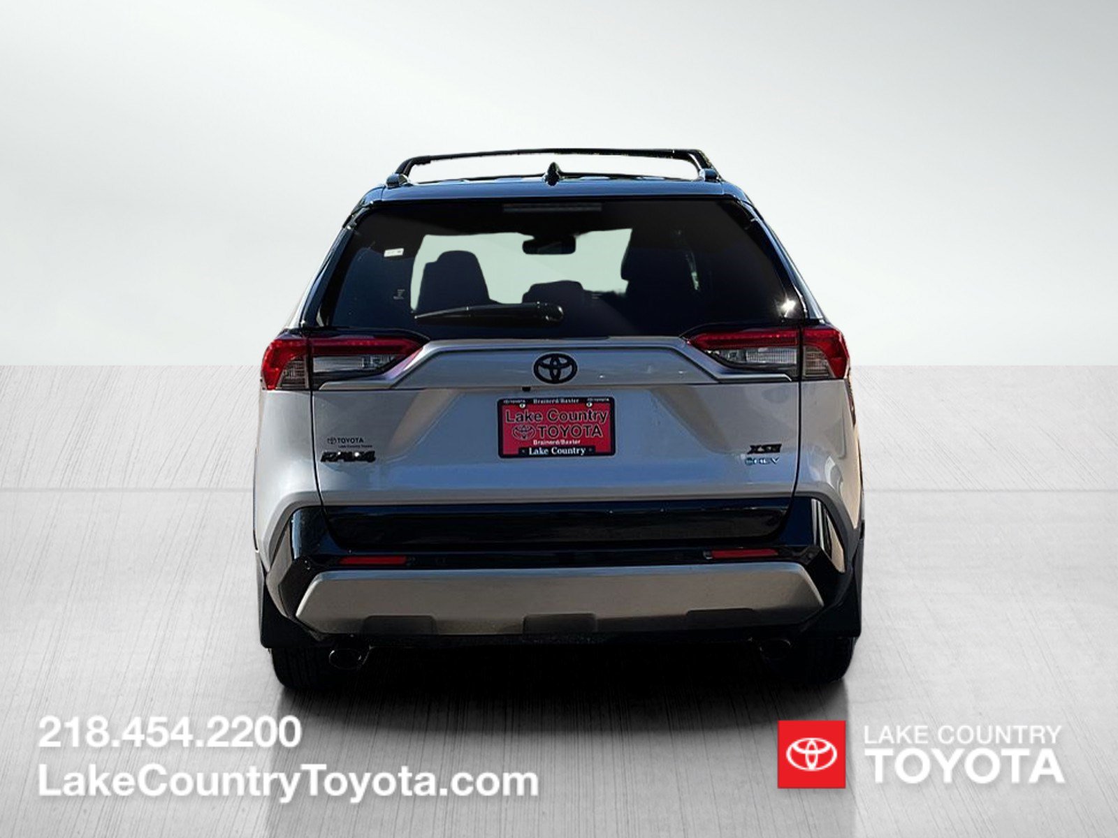 Used 2025 Toyota RAV4 XSE w/ Advanced Technology Package AWD/4WD image 4
