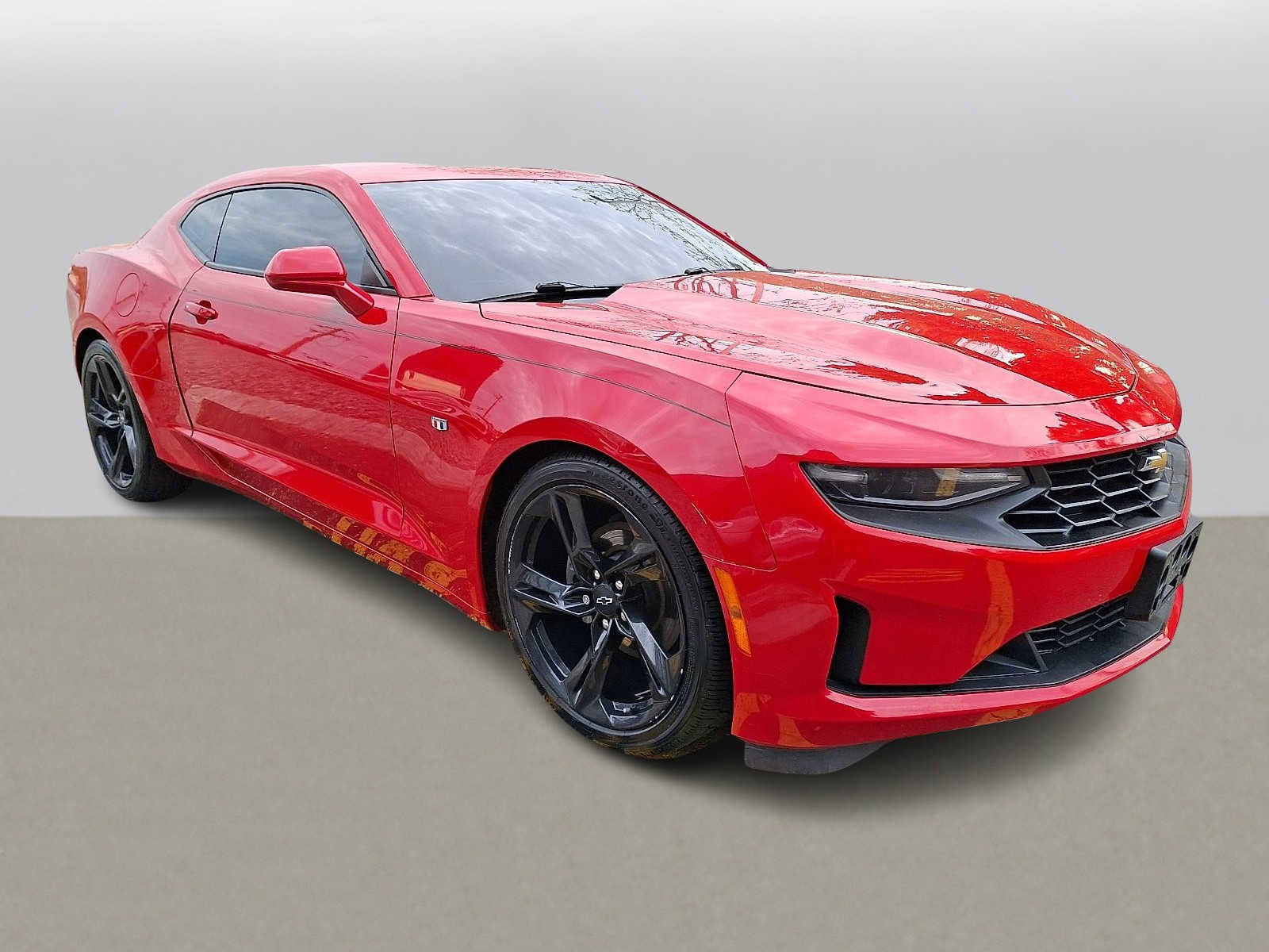 Used 2021 Chevrolet Camaro LT RWD image 3