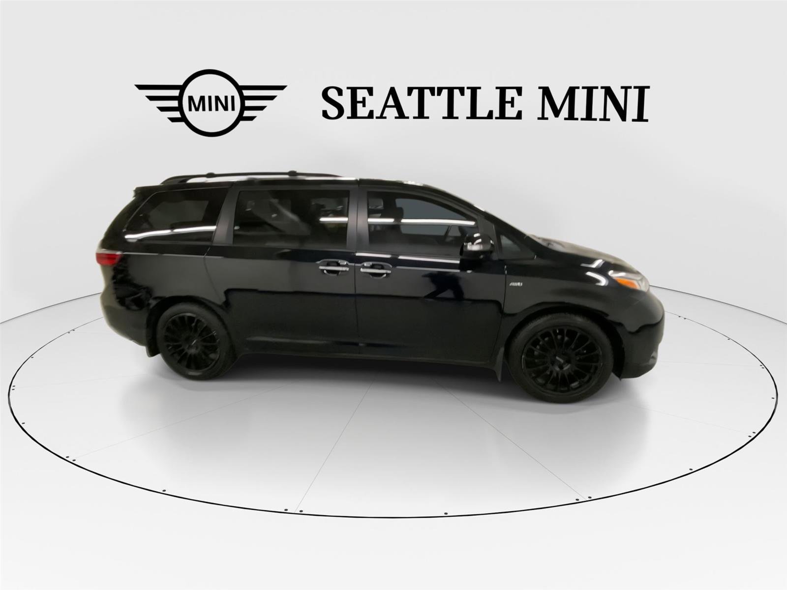 Used 2017 Toyota Sienna Limited Premium image 12