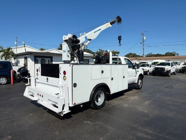 Used 2004 Ford F550 4x4 Regular Cab Super Duty image 6