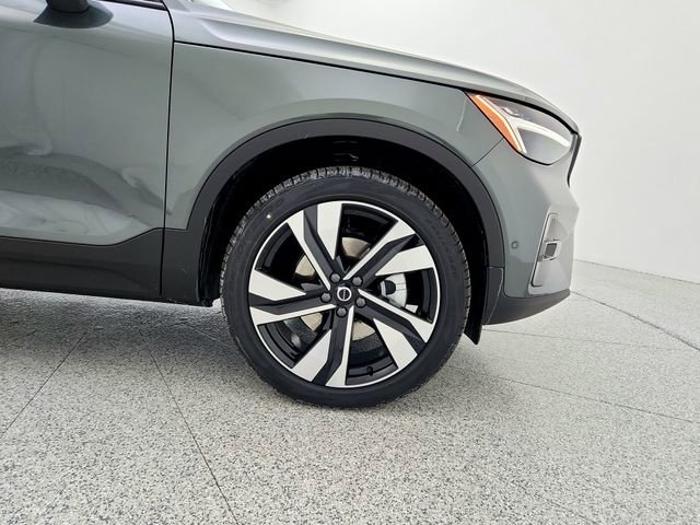 New 2026 Volvo XC40 B4 Plus w/ Climate Package image 33