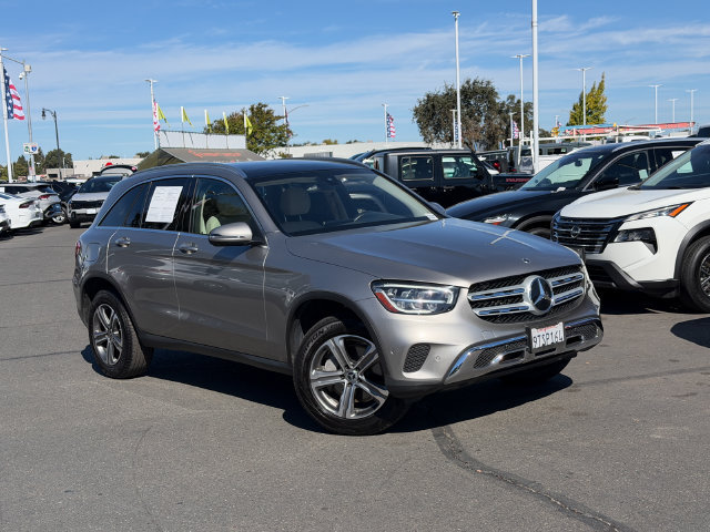 Used 2021 Mercedes-Benz GLC 300 w/ Premium Package image 2