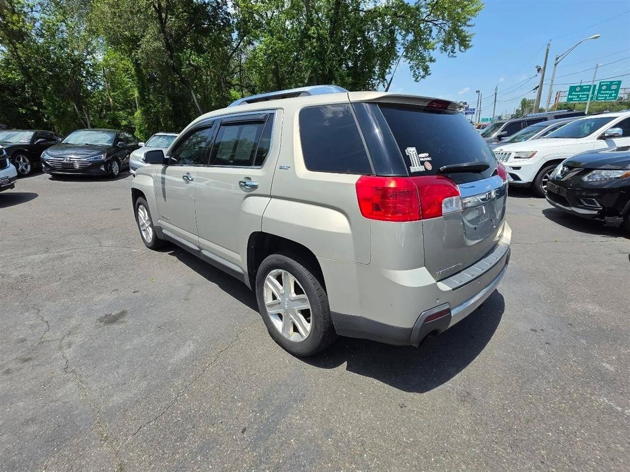 Used 2011 GMC Terrain SLT w/ Cargo Package AWD/4WD image 8