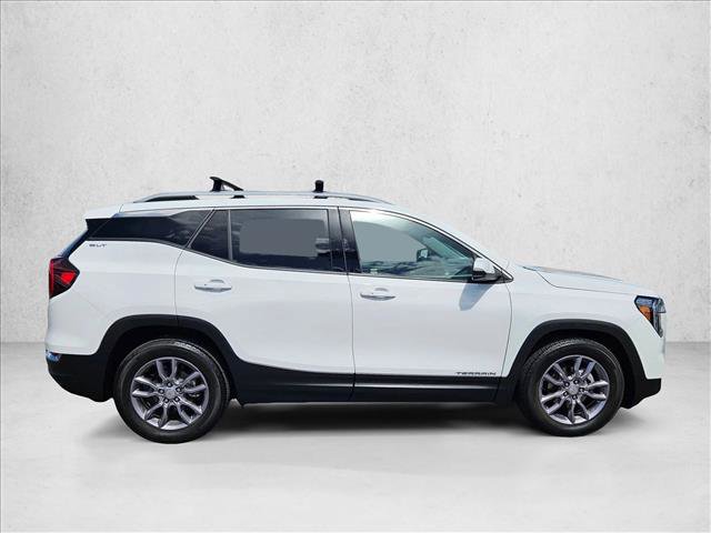 Used 2023 GMC Terrain SLT w/ Infotainment Package II FWD image 4