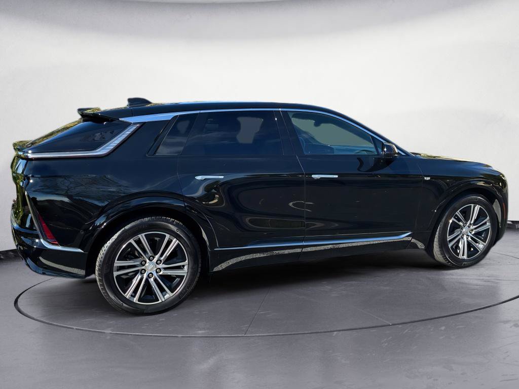Used 2024 Cadillac Lyriq Luxury RWD image 7