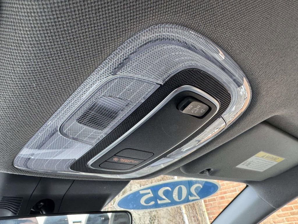 Certified 2025 Hyundai Elantra Sport image 31