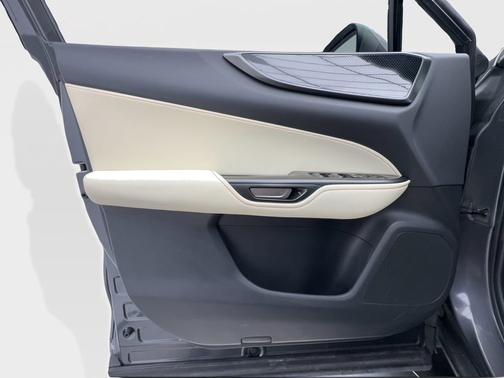 Used 2024 Lexus NX 250 FWD w/ Towing Package (2000 Lbs) image 23