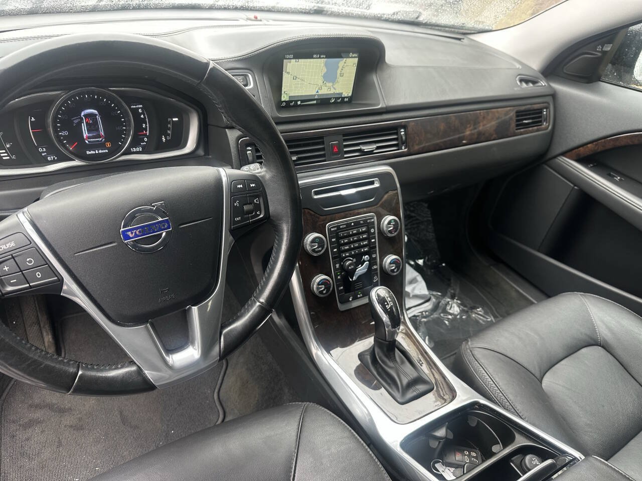 Used 2016 Volvo XC70 T5 Premier w/ Proximity Package AWD/4WD image 4