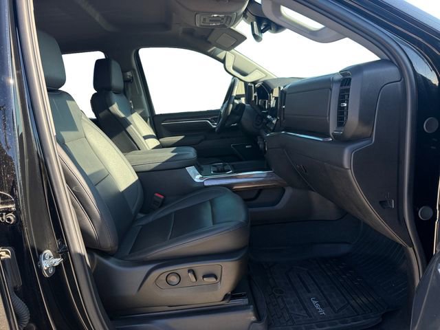 Used 2025 Chevrolet Silverado 2500 LTZ w/ LTZ Convenience Package image 15