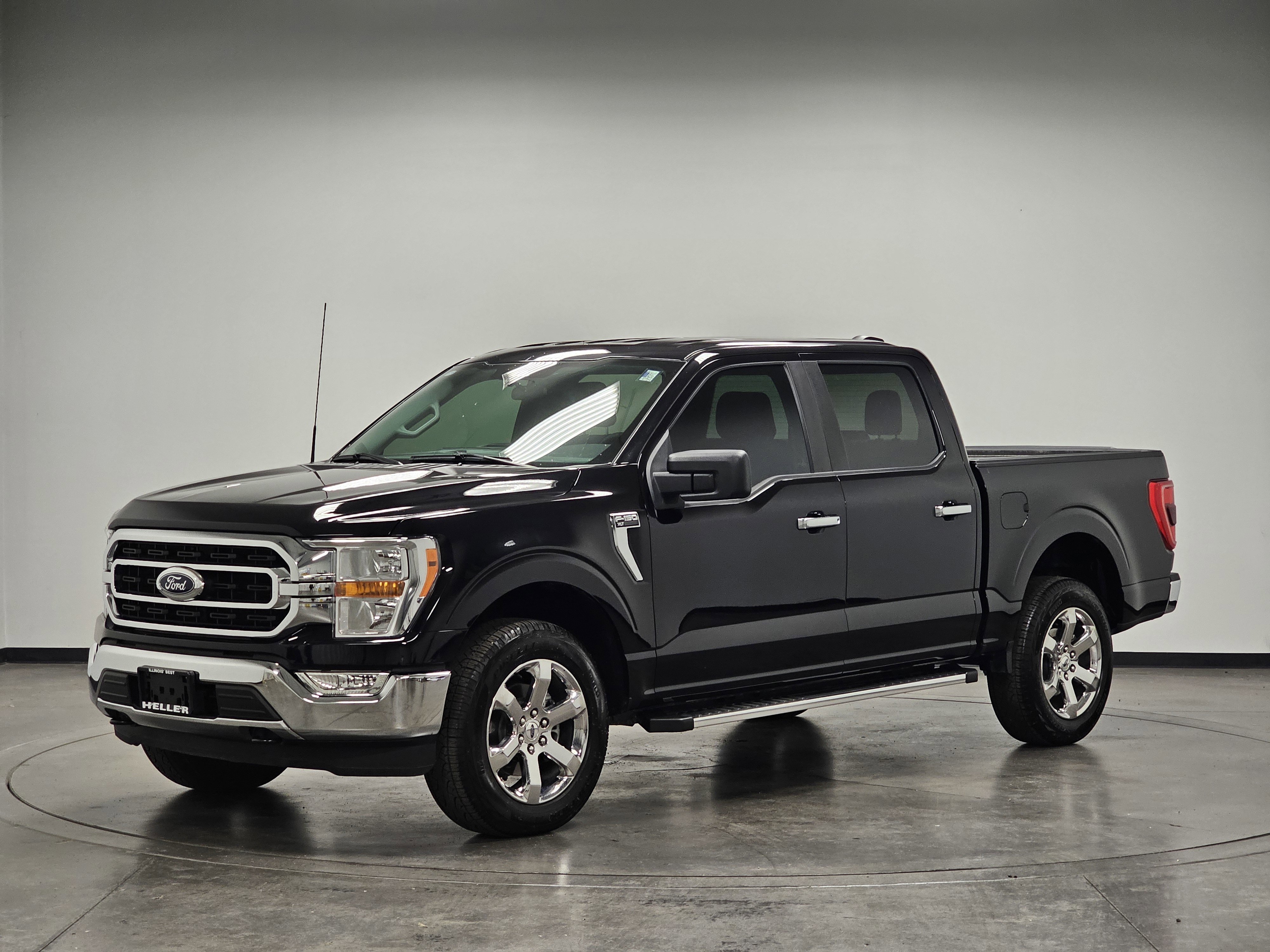 Used 2023 Ford F150 XLT w/ XTR Package image 4