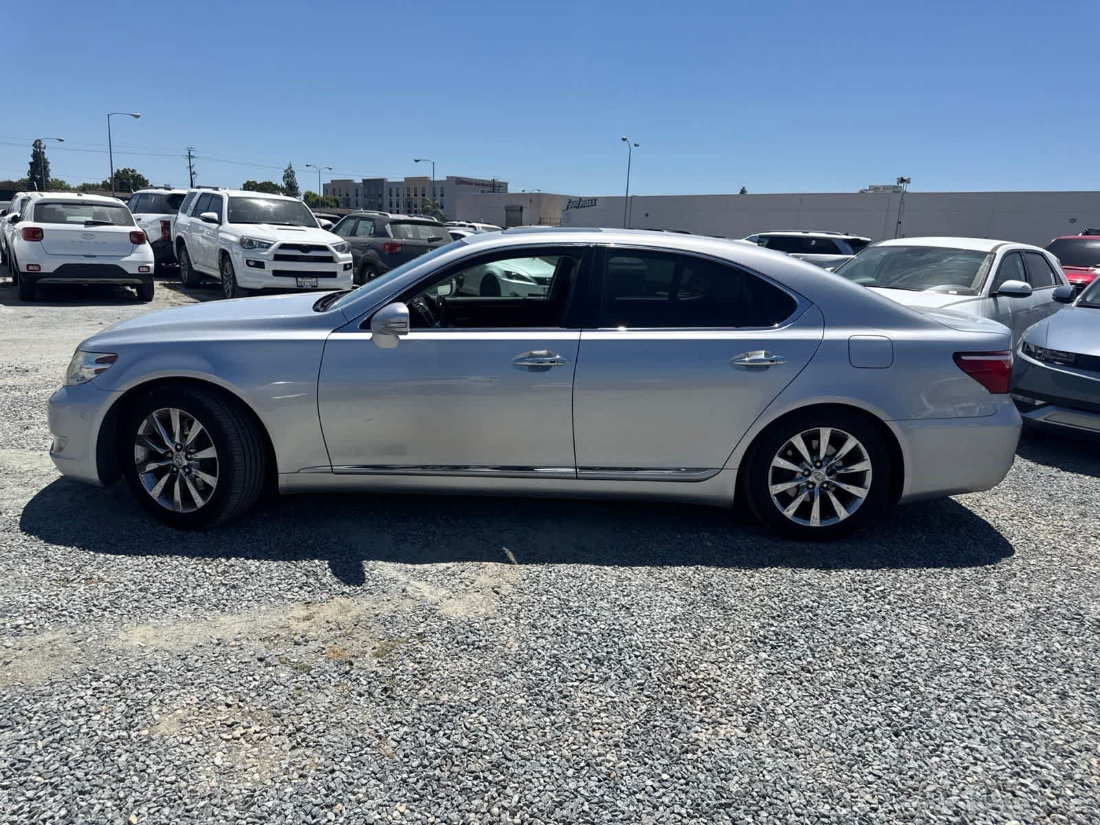 Used 2010 Lexus LS 460 RWD image 7