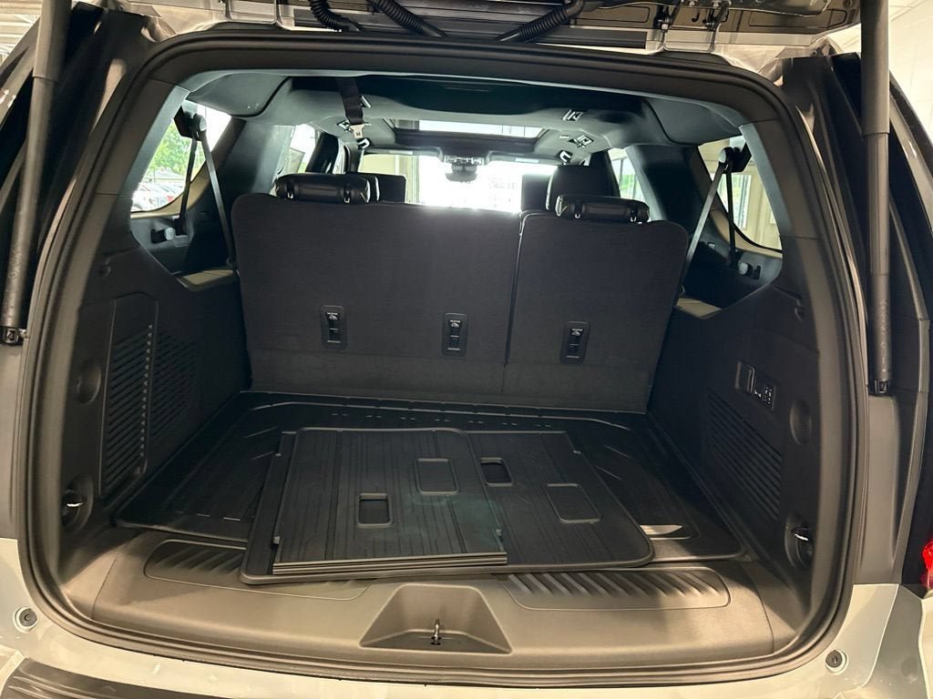 New 2026 GMC Yukon XL Elevation w/ Elevation Premium Package AWD/4WD image 18