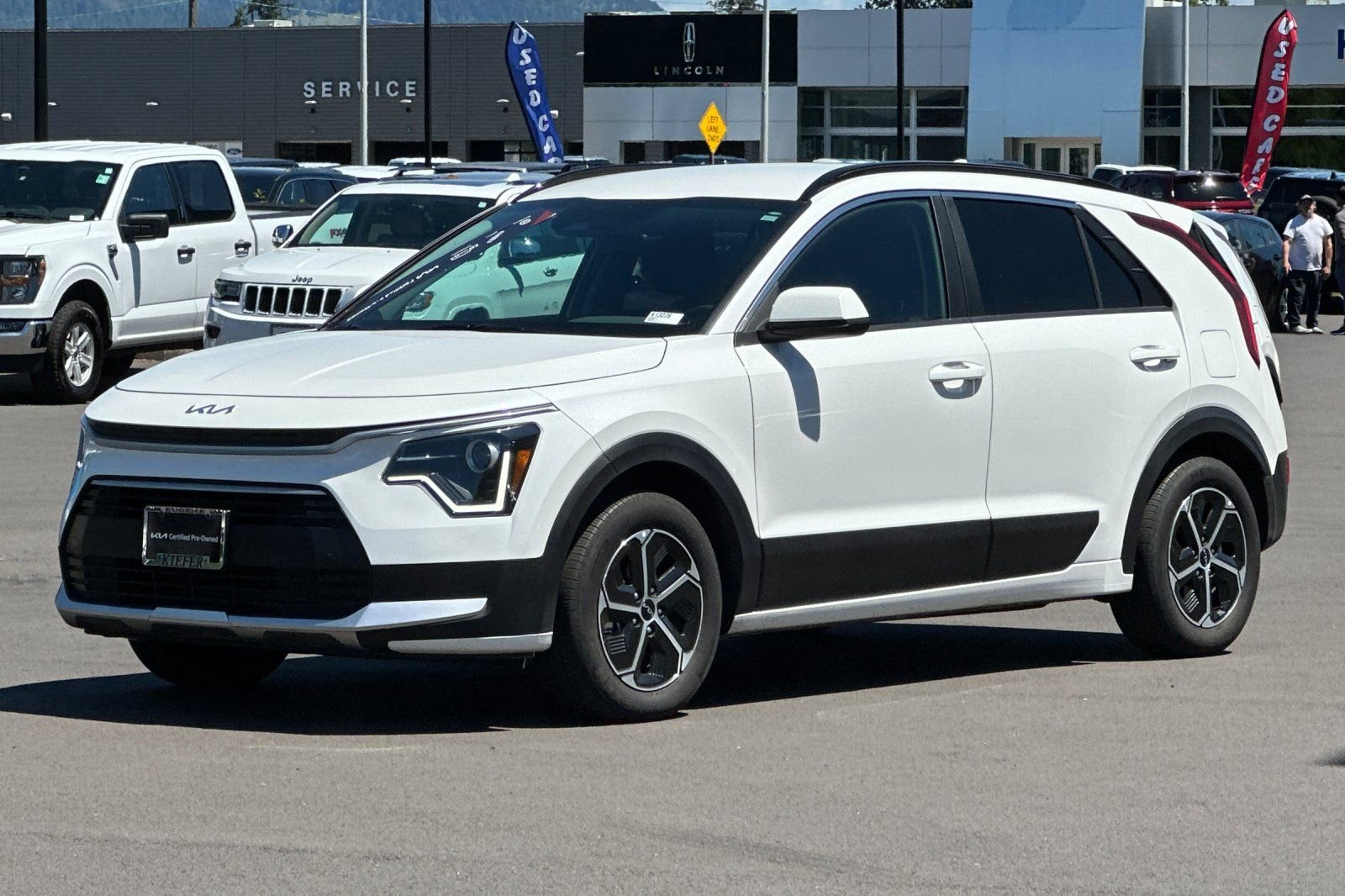 Certified 2025 Kia Niro LX FWD image 8