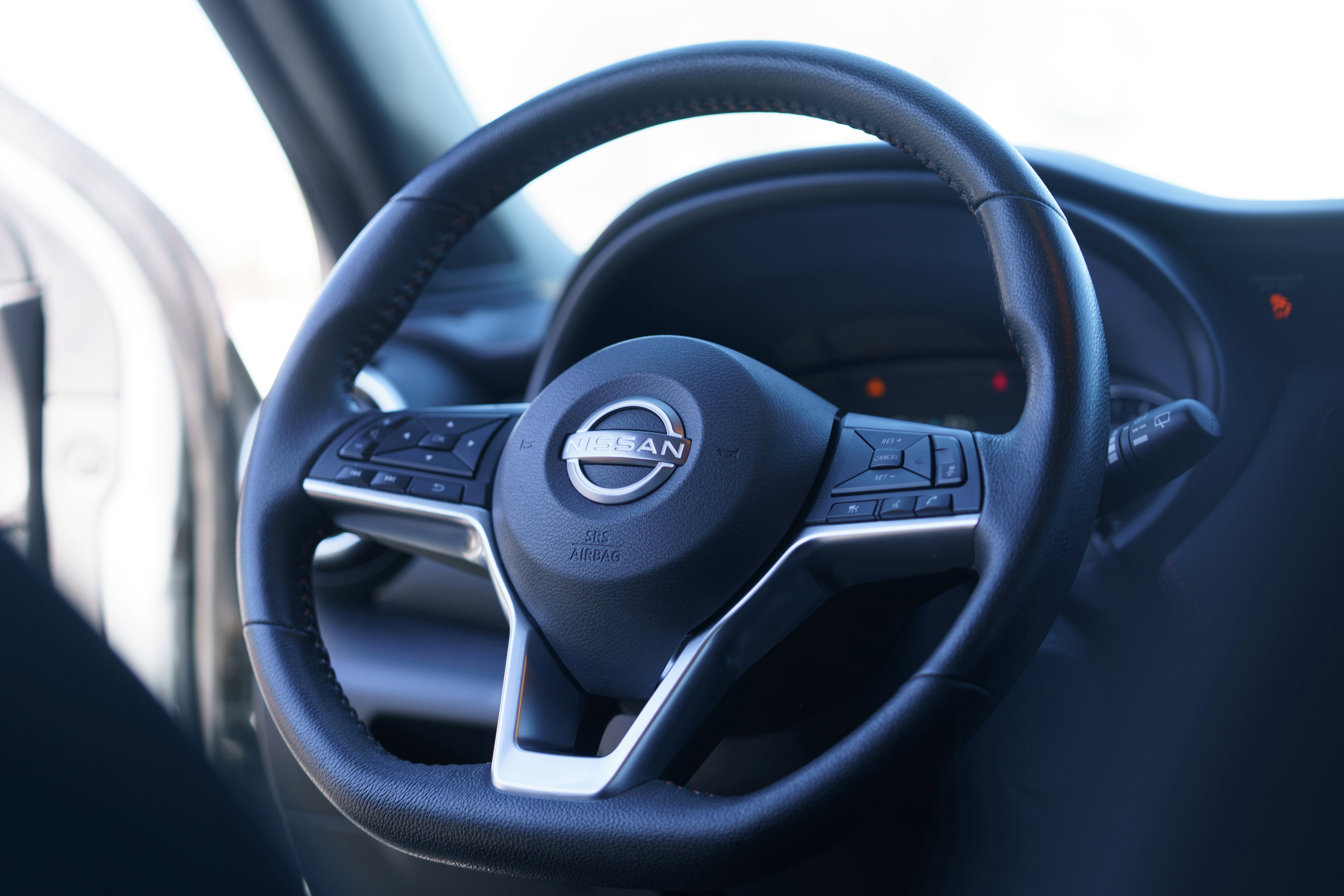 Used 2023 Nissan Kicks SR image 17