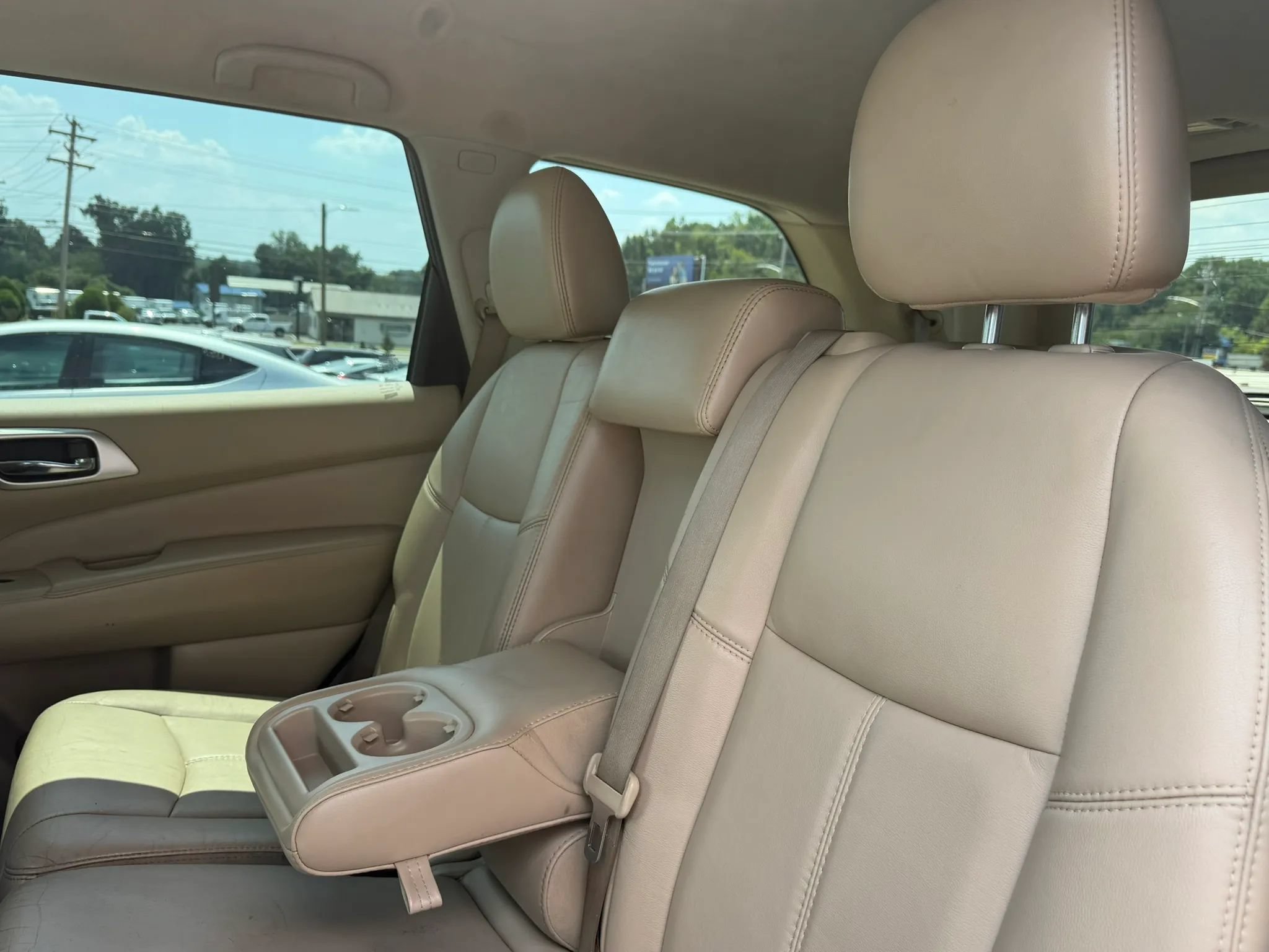 Used 2014 Nissan Pathfinder SL FWD image 15