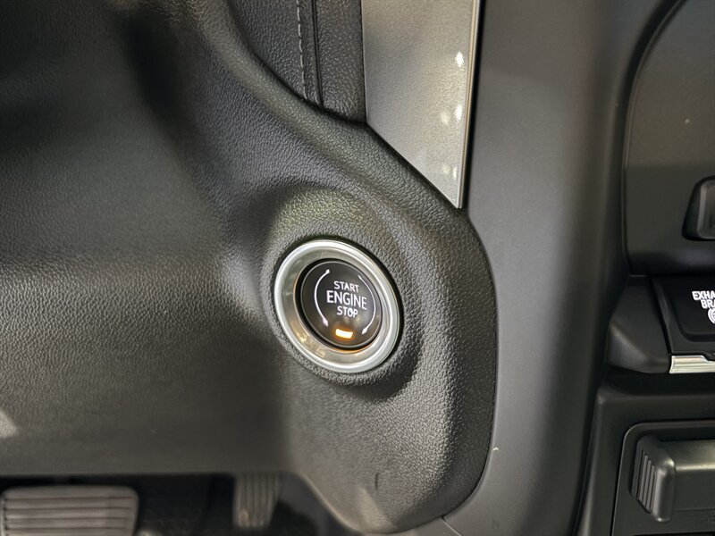 Used 2021 Chevrolet Silverado 2500 LTZ AWD/4WD image 19