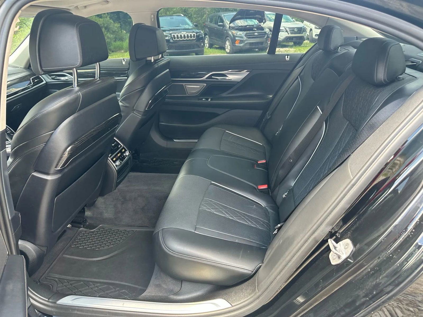 Used 2018 BMW 750i xDrive image 36