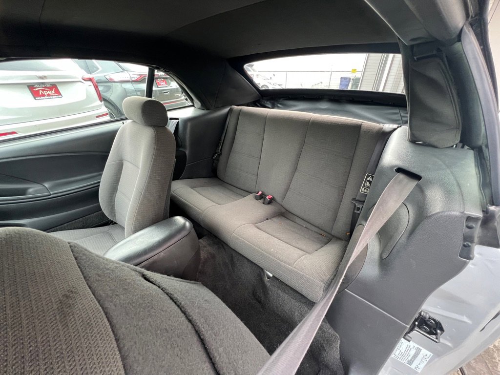 Used 2000 Ford Mustang Convertible RWD image 11