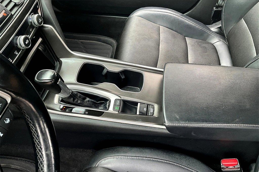 Used 2018 Honda Accord Sport image 16
