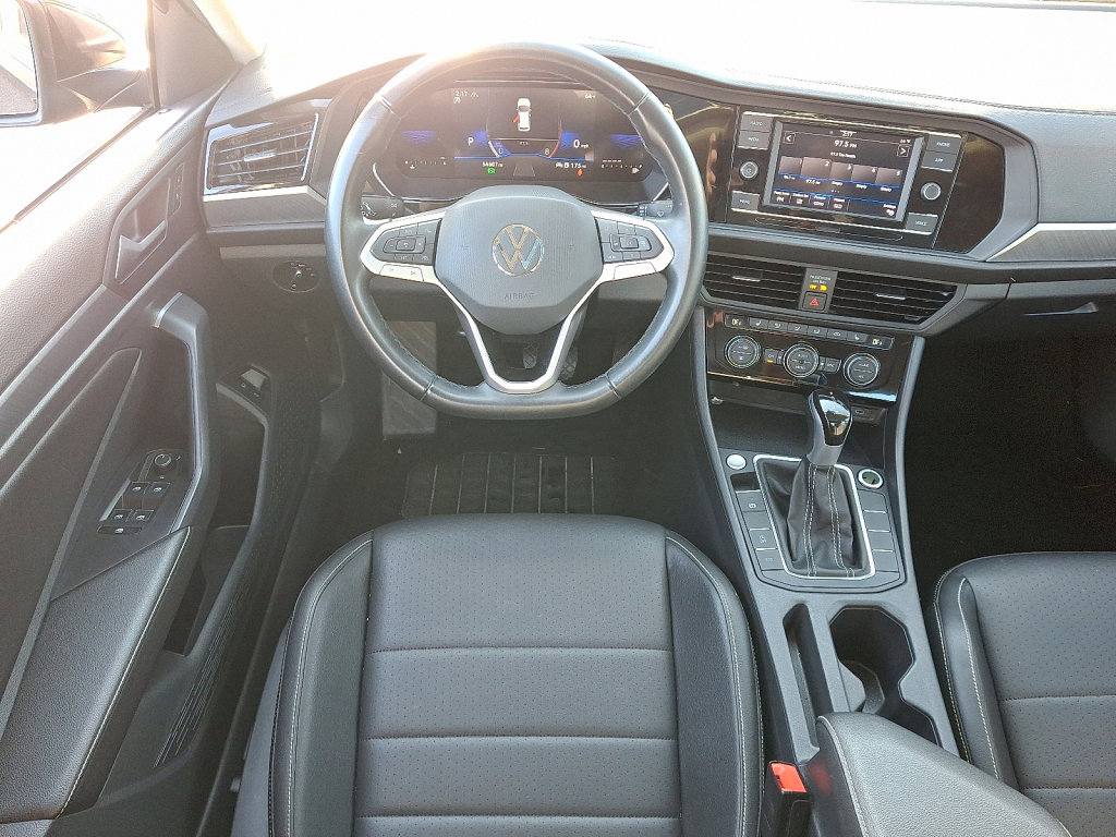Used 2024 Volkswagen Jetta SE image 22