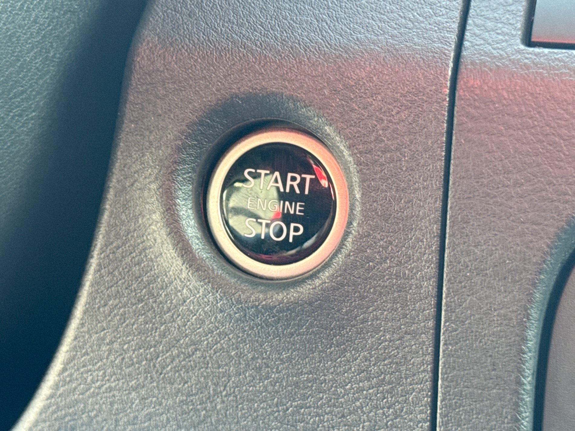 Certified 2025 Nissan Frontier SV RWD image 26