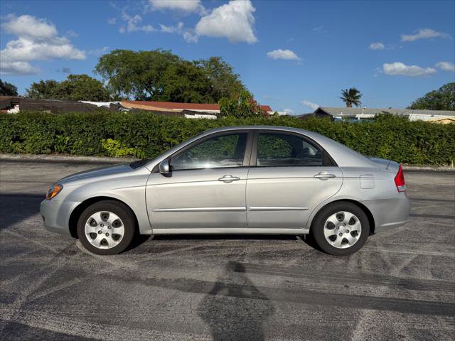 Used 2009 Kia Spectra LX FWD image 3