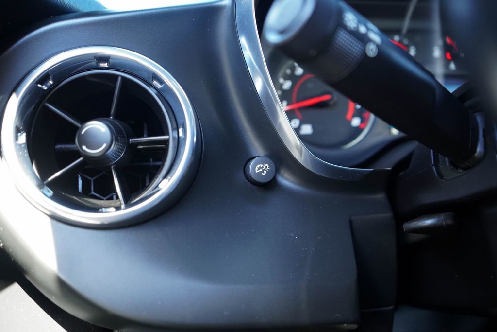 Used 2019 Chevrolet Camaro LT image 27