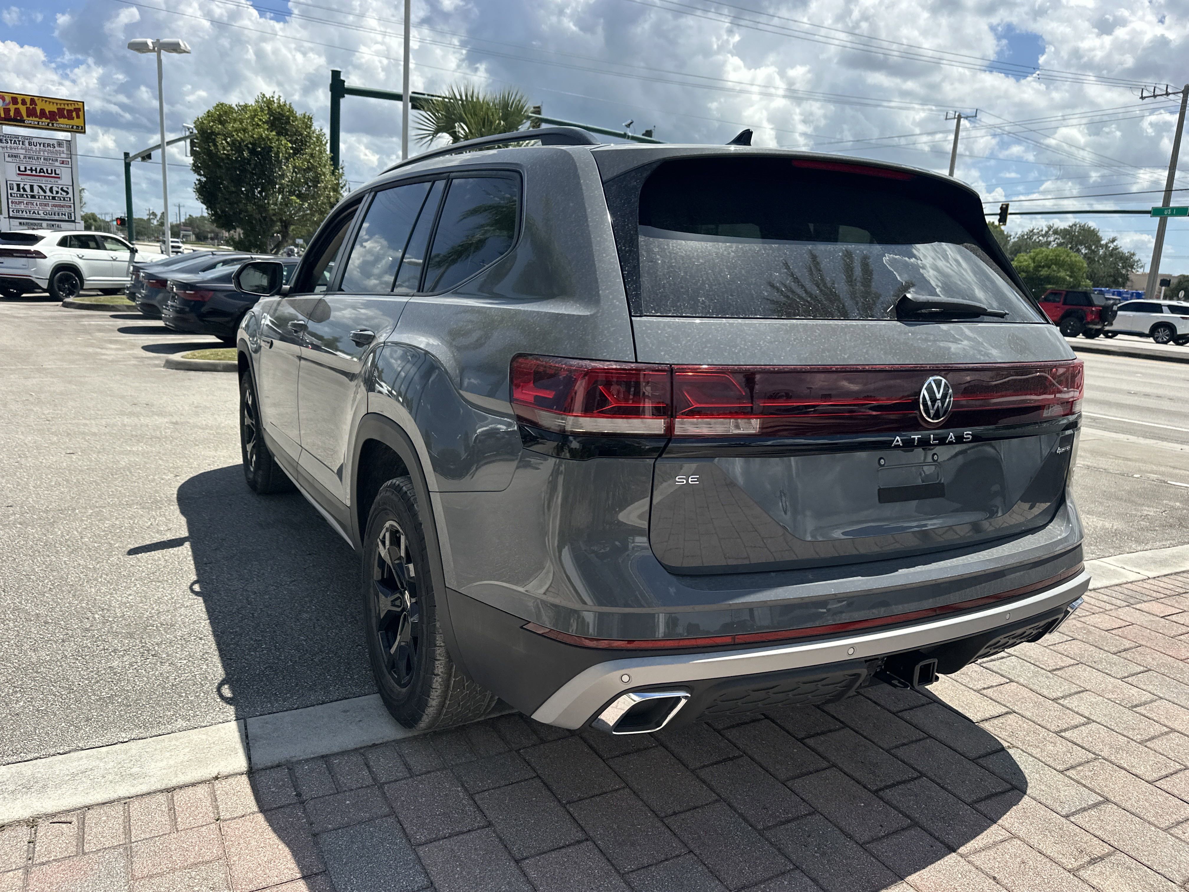 New 2026 Volkswagen Atlas SEL Premium R-Line image 8