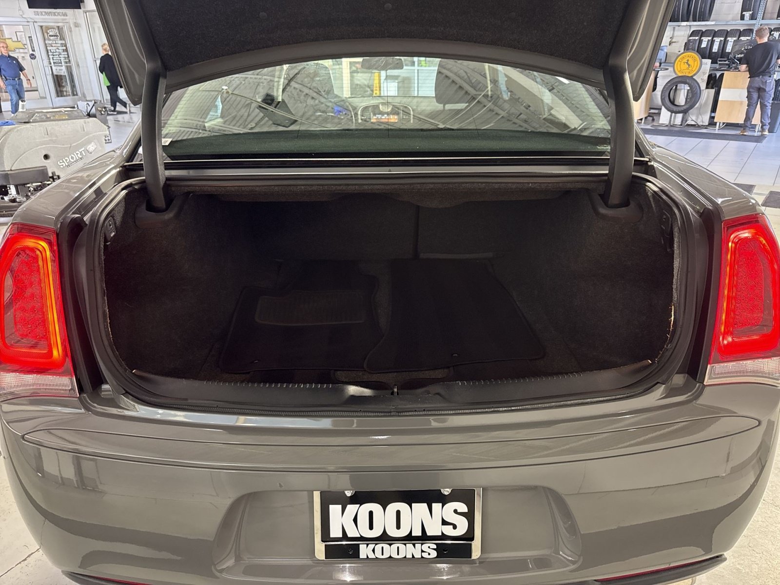 Used 2019 Chrysler 300 Touring w/ Sport Appearance Package RWD image 26