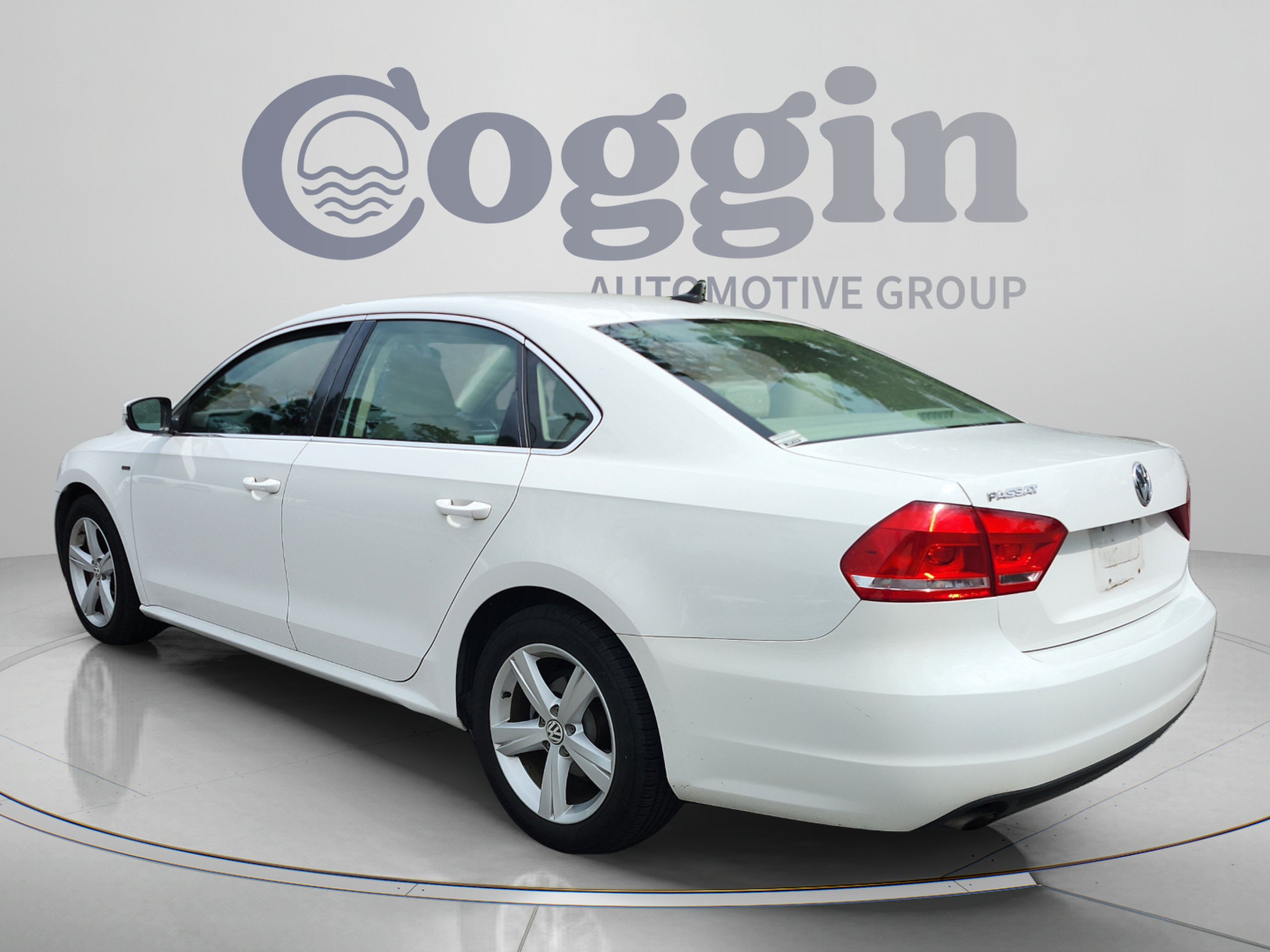 Used 2015 Volkswagen Passat 1.8T Limited Edition FWD image 3