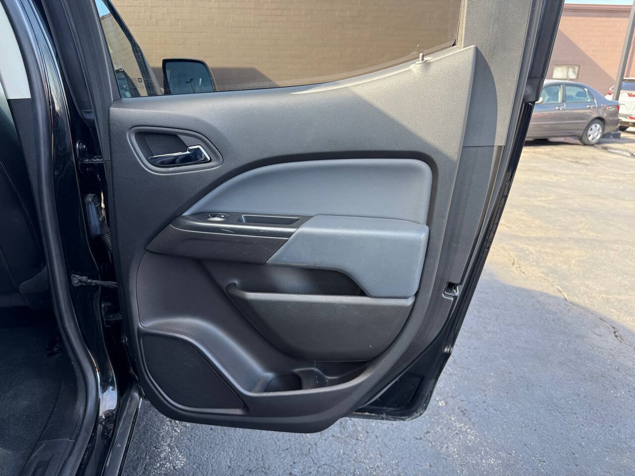 Used 2018 Chevrolet Colorado Z71 AWD/4WD image 21