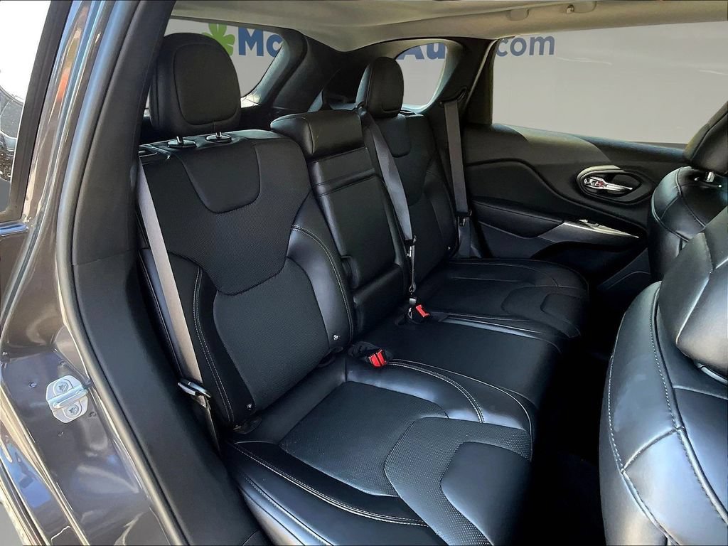 Used 2019 Jeep Cherokee Limited AWD/4WD image 29
