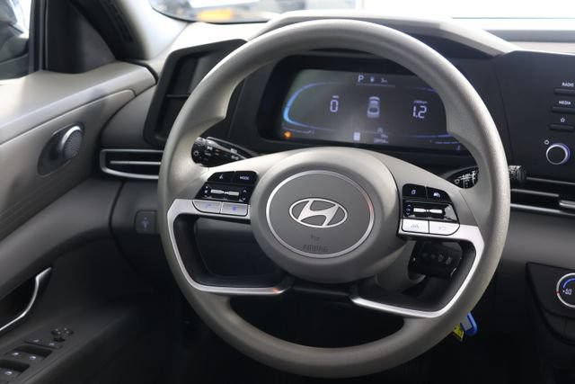 Certified 2024 Hyundai Elantra SE FWD image 10