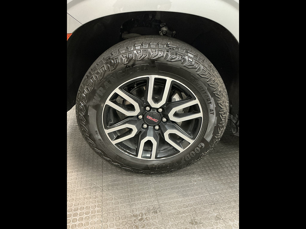 Used 2024 GMC Yukon AT4 AWD/4WD image 37