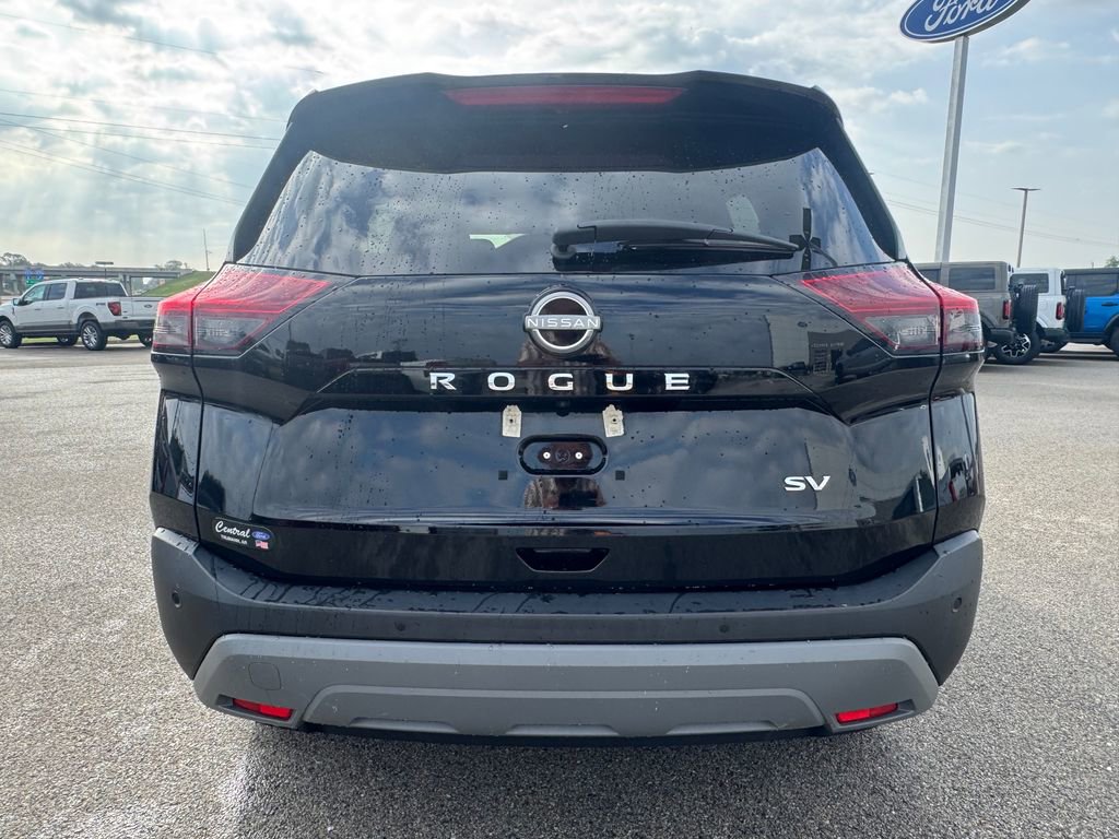 Used 2023 Nissan Rogue SV FWD image 5