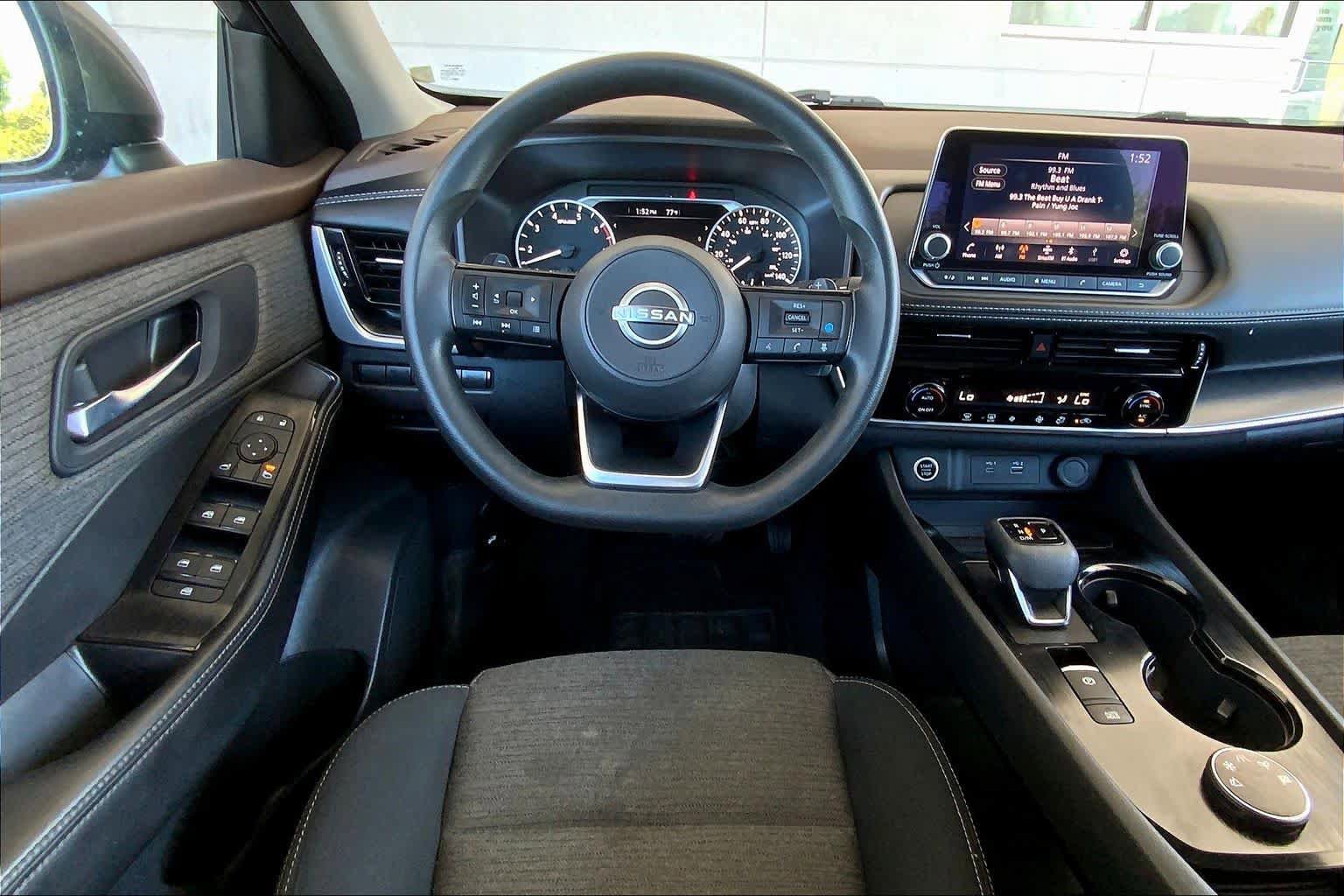Used 2022 Nissan Rogue SV AWD/4WD image 6