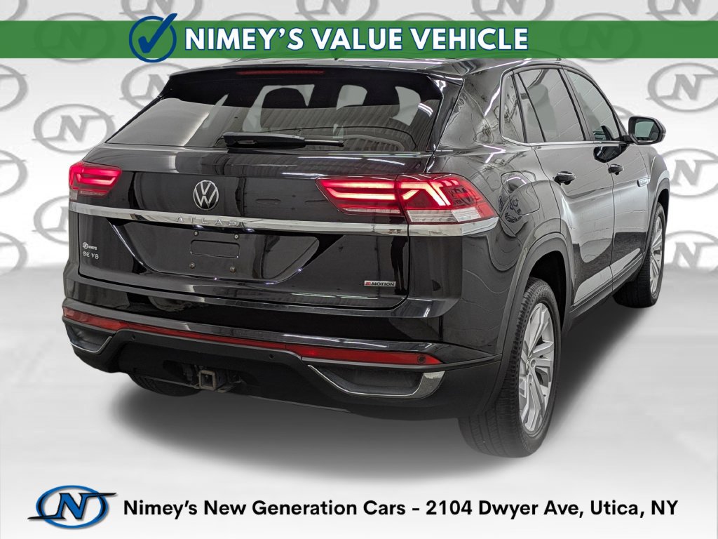 Used 2022 Volkswagen Atlas Cross Sport SE AWD/4WD image 2