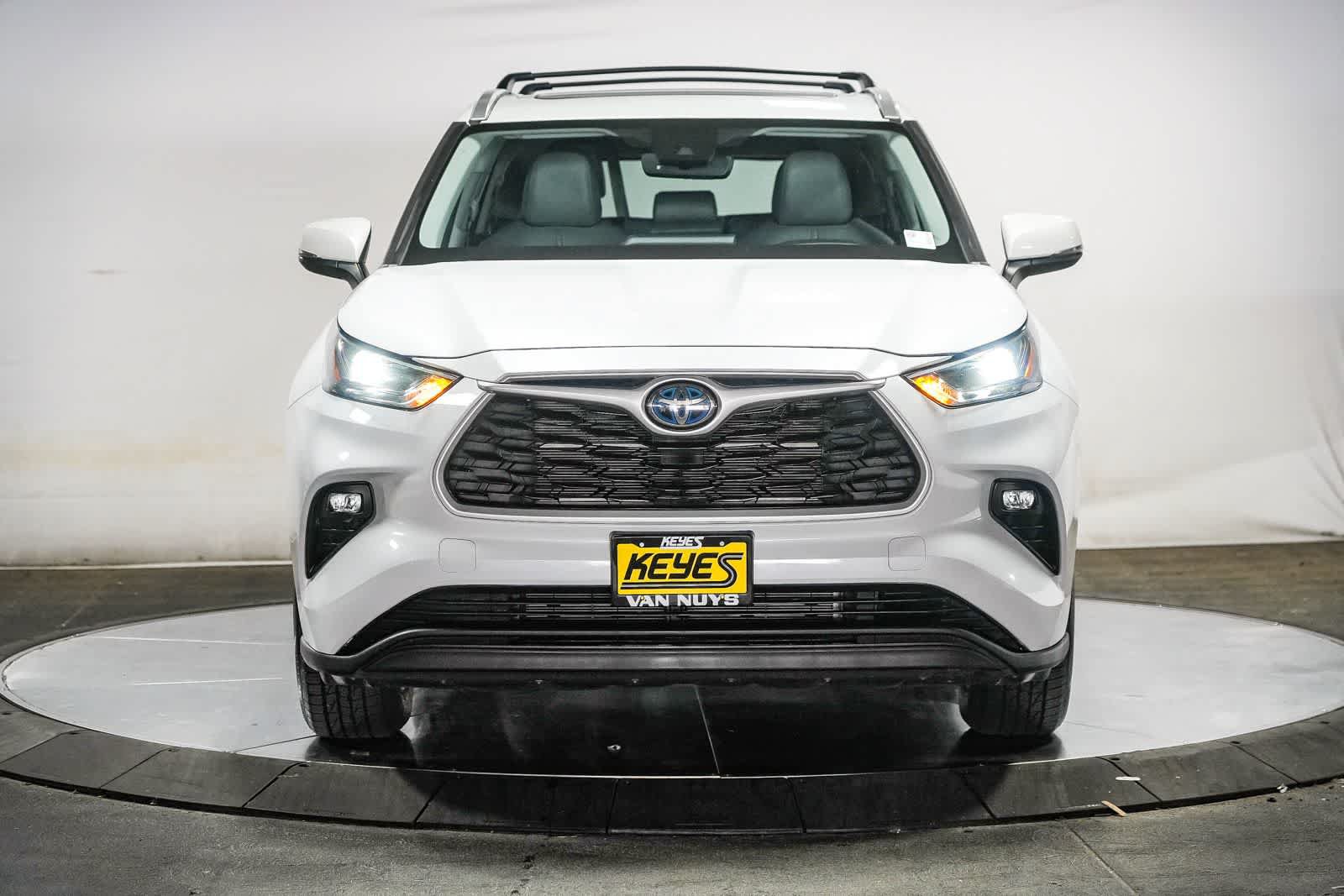Used 2022 Toyota Highlander XLE AWD/4WD image 8
