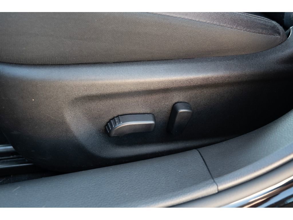 Used 2025 Nissan Altima 2.5 SV image 15