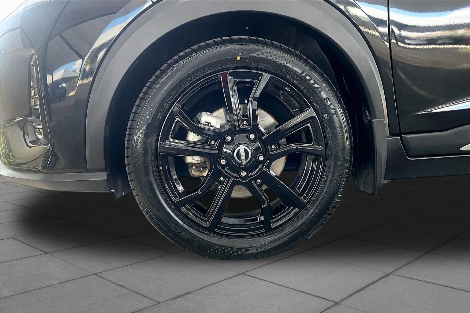 Certified 2023 Nissan Kicks SR FWD image 11