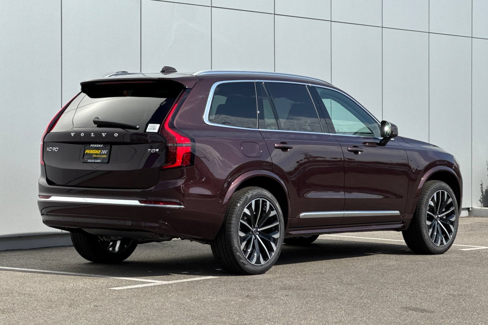New 2026 Volvo XC90 T8 Plus w/ Protection Package AWD/4WD image 5