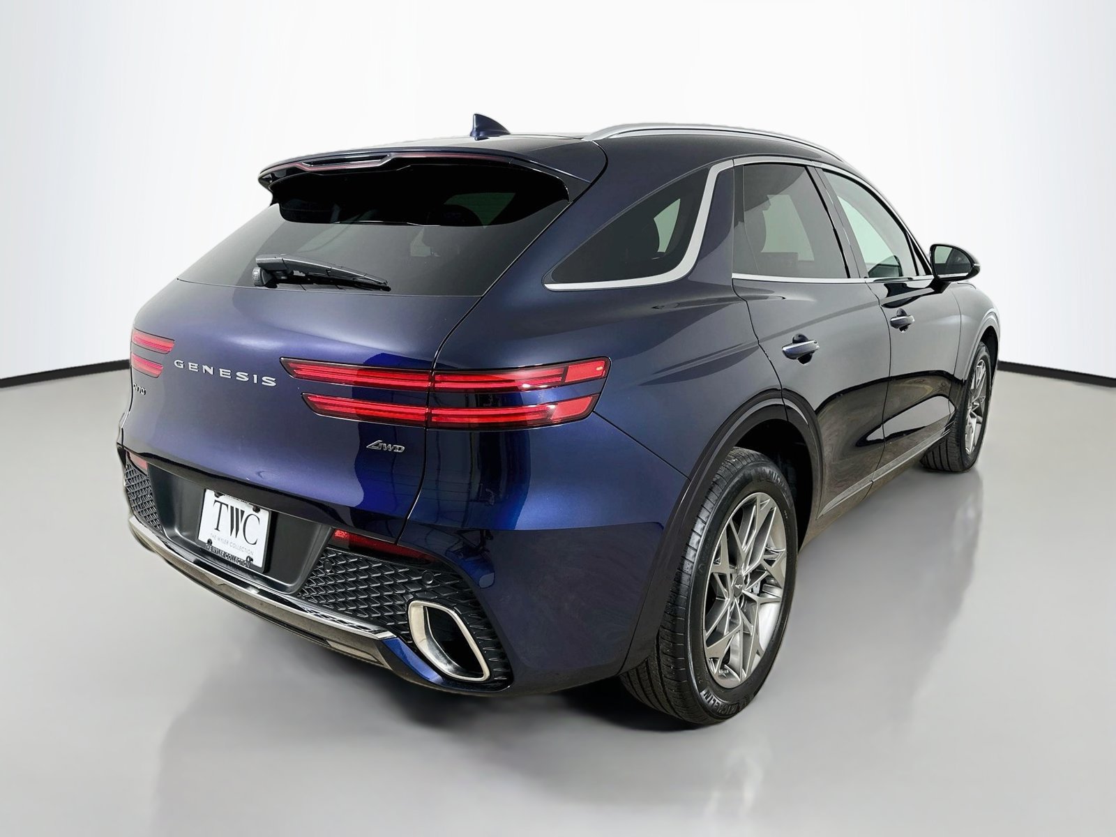 Used 2024 Genesis GV70 2.5T AWD/4WD image 5