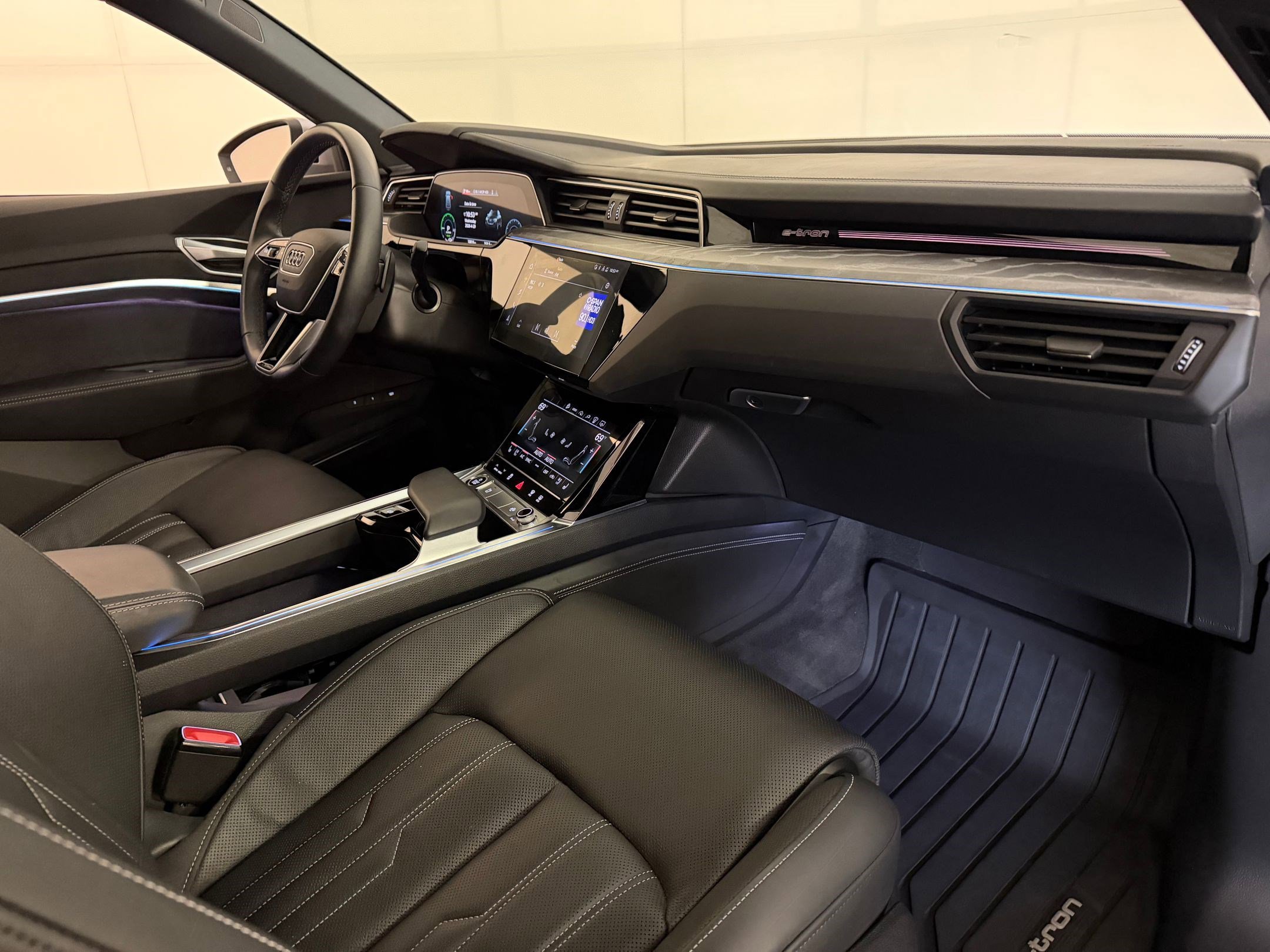 Used 2023 Audi e-tron Prestige w/ Prestige Package AWD/4WD image 31