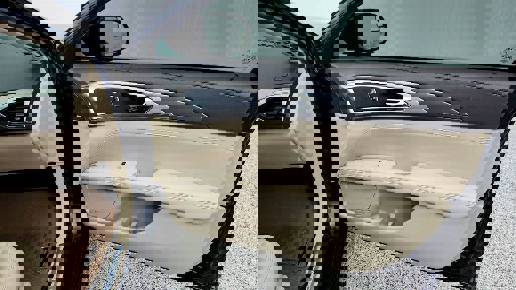 Used 2017 Lincoln MKZ Premiere image 26