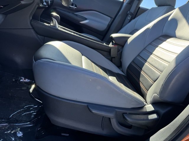 Used 2022 Nissan Kicks SR w/ Premium Package image 8