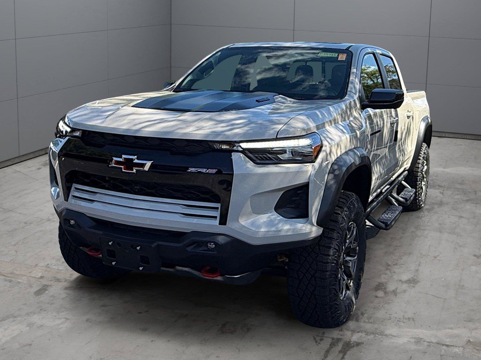 New 2026 Chevrolet Colorado ZR2 w/ Technology Package AWD/4WD image 1