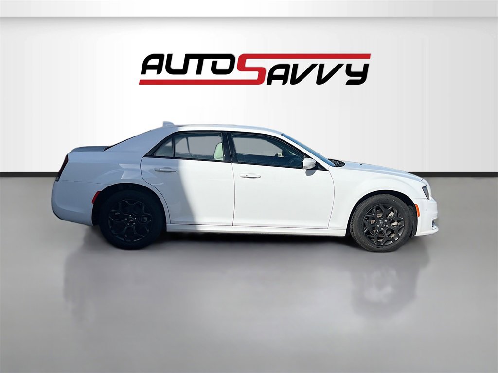 Used 2023 Chrysler 300 Touring L image 8
