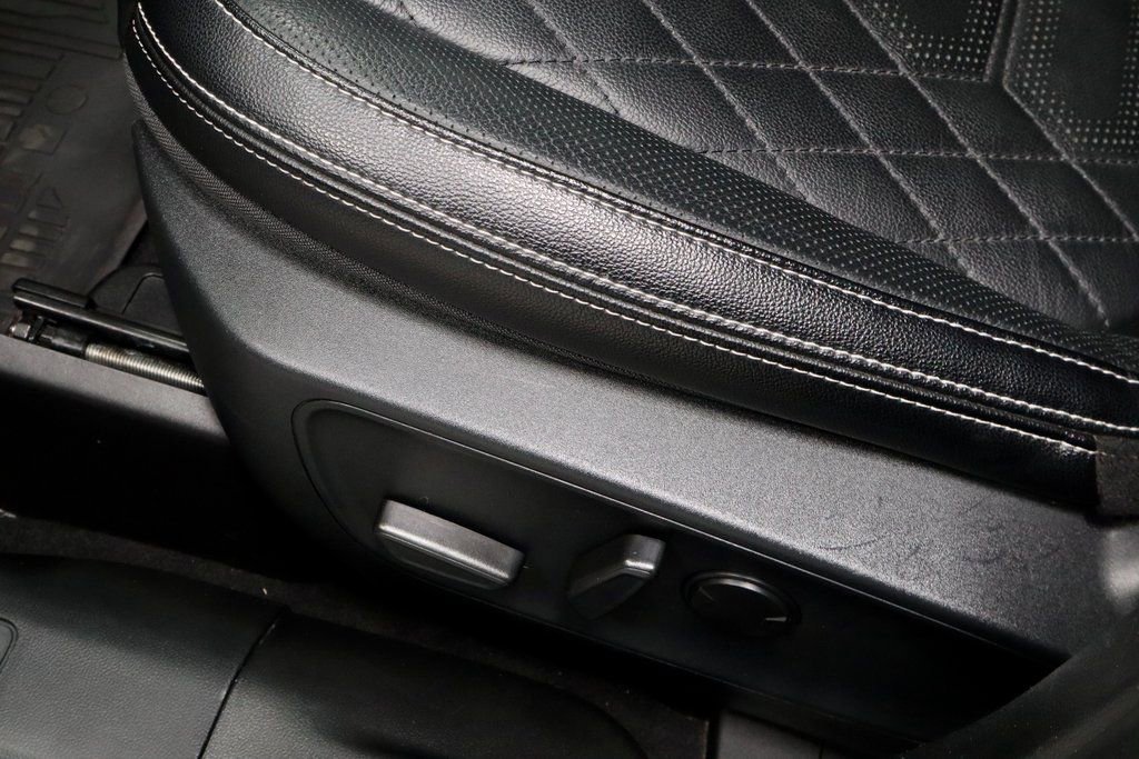 Certified 2024 Ford Escape SE w/ PHEV Premium Package image 25