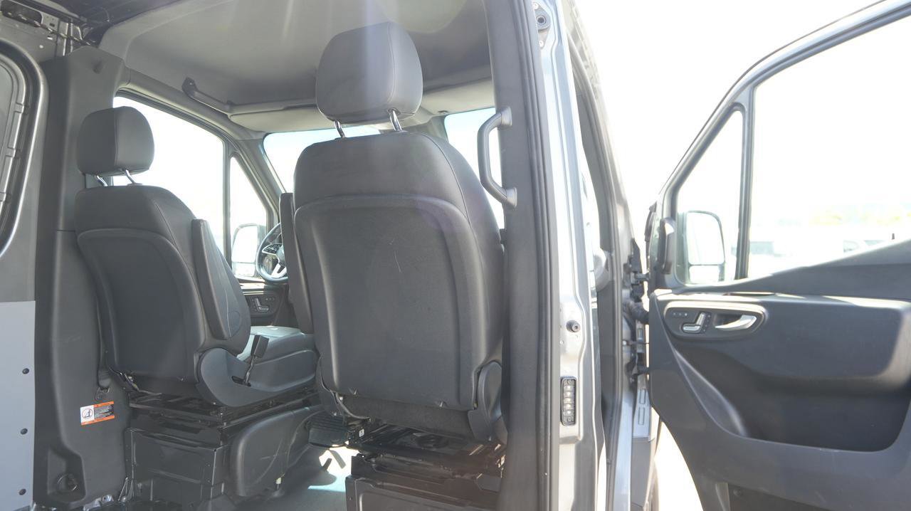 Used 2024 Mercedes-Benz Sprinter 2500 image 8