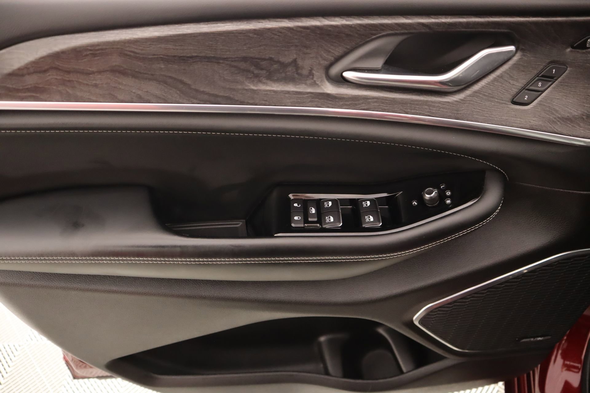 Used 2024 Jeep Grand Cherokee L Overland w/ Luxury Tech Group IV image 19